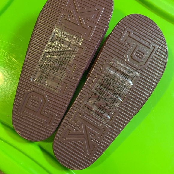 NWOT~PINK Logo Strap Slide Sandals - Picture 4 of 4